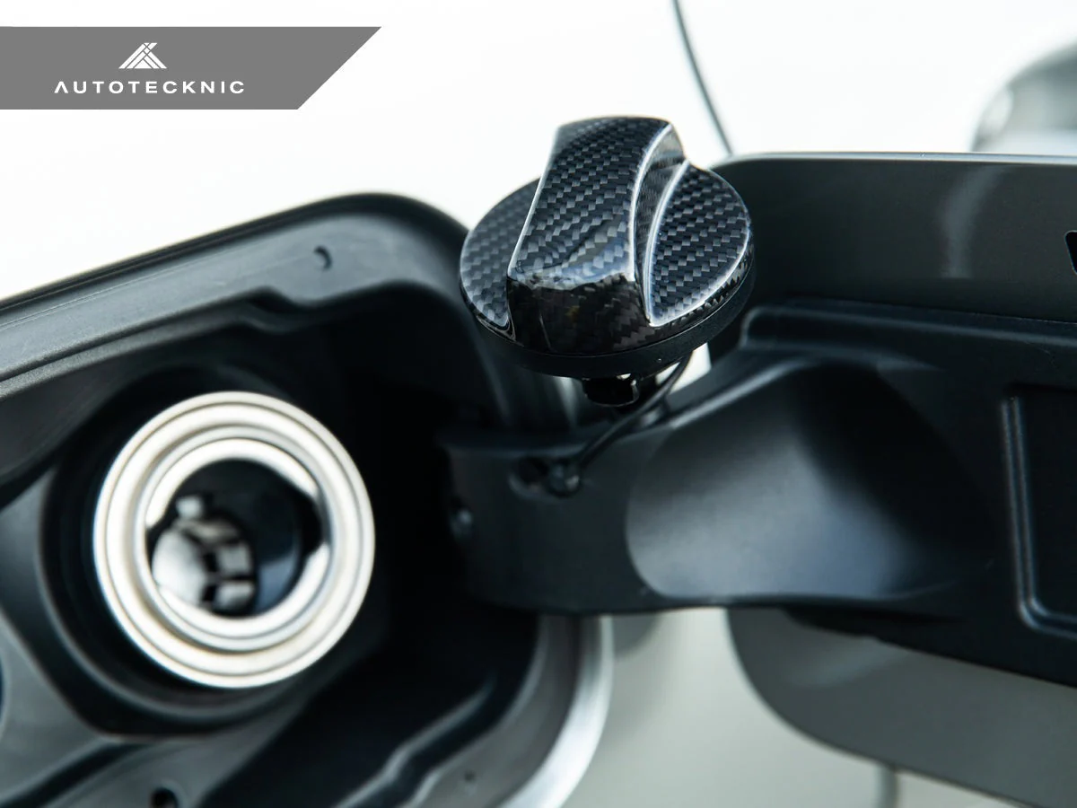 AutoTecknic Dry Carbon Competition Fuel Cap Cover - G11/ G12 7-Series - Image 2