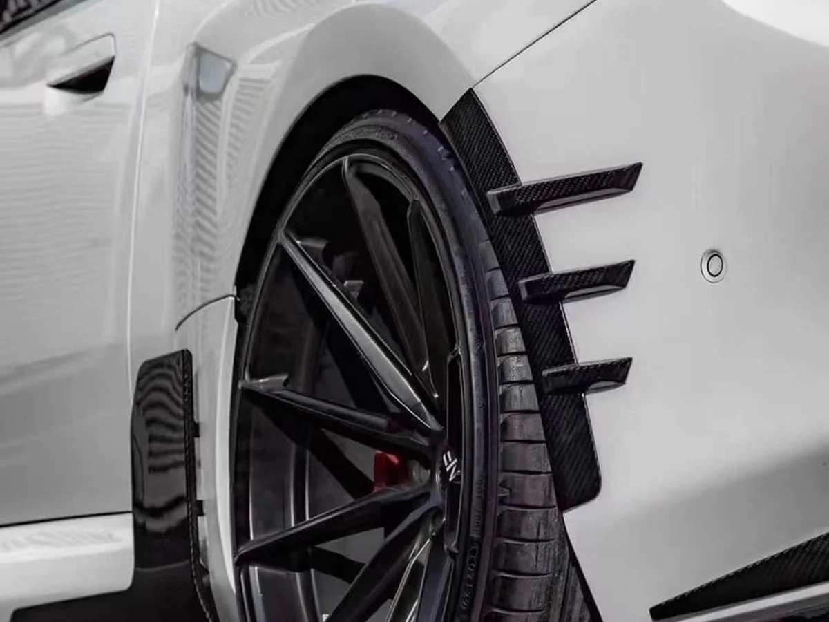 AutoTecknic Dry Carbon Rear Fender Arch Trim Set - G87 M2 - Image 2