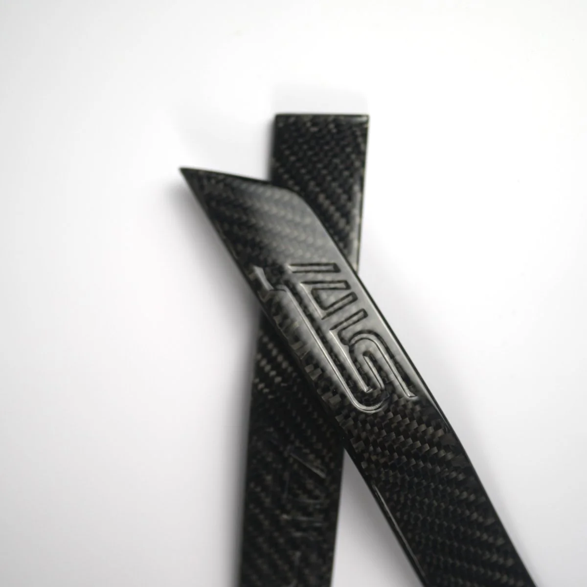 JDMuscle [15-21 WRX/STI] Carbon Fiber Fender Emblem w/ STI etching - Image 2