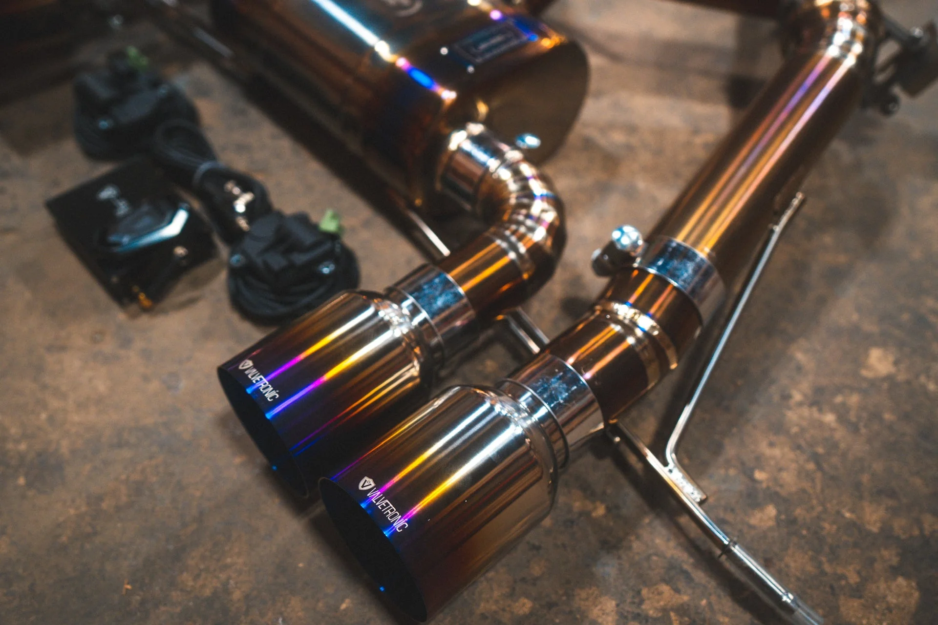Universal Exhaust Tips 3.0 Inch Inlet 4.0 Inch Outlet Titanium Valvetronic Designs